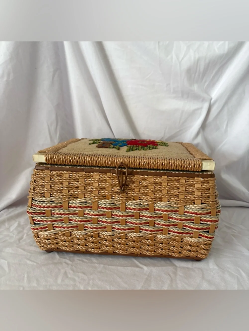 Vintage 70s wicker embroidered floral sewing basket container box home decor